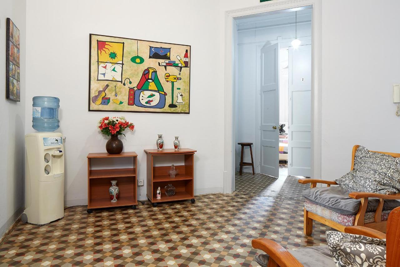 B&B Estudiantes Balmes Barcellona Esterno foto