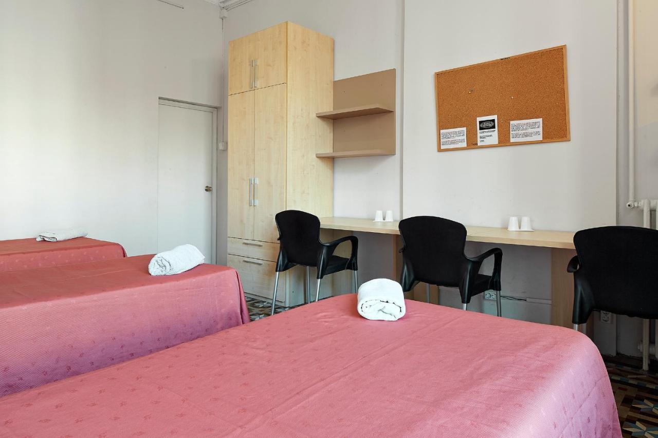 B&B Estudiantes Balmes Barcellona Esterno foto