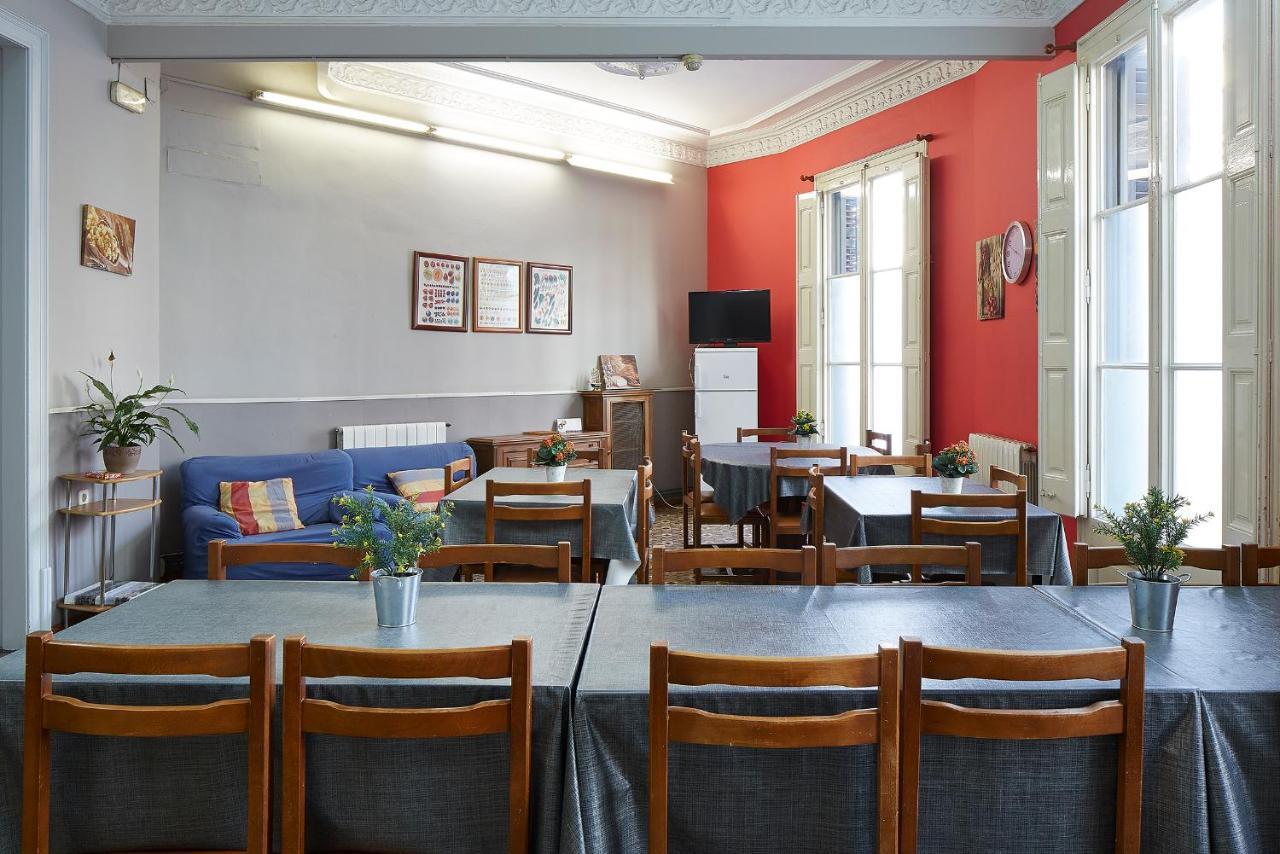 B&B Estudiantes Balmes Barcellona Esterno foto