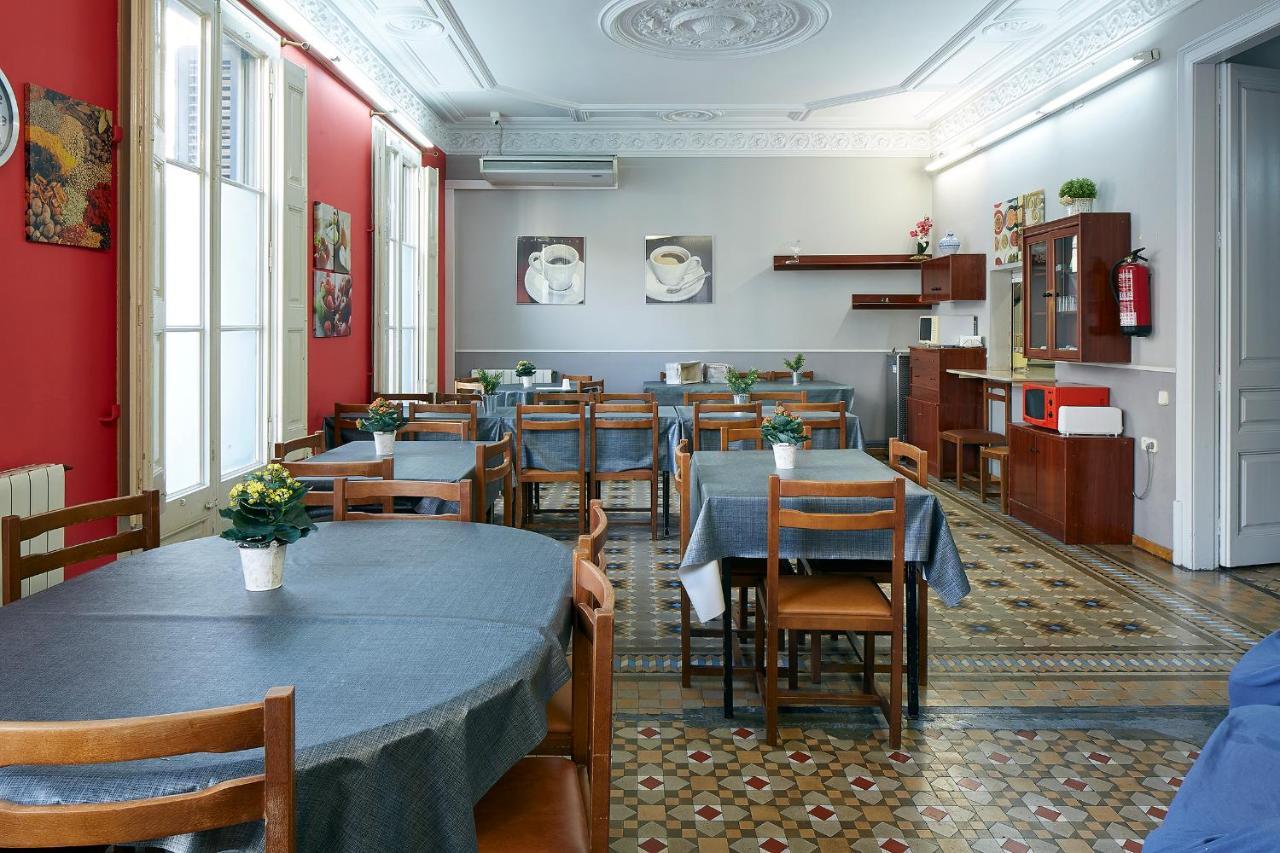 B&B Estudiantes Balmes Barcellona Esterno foto