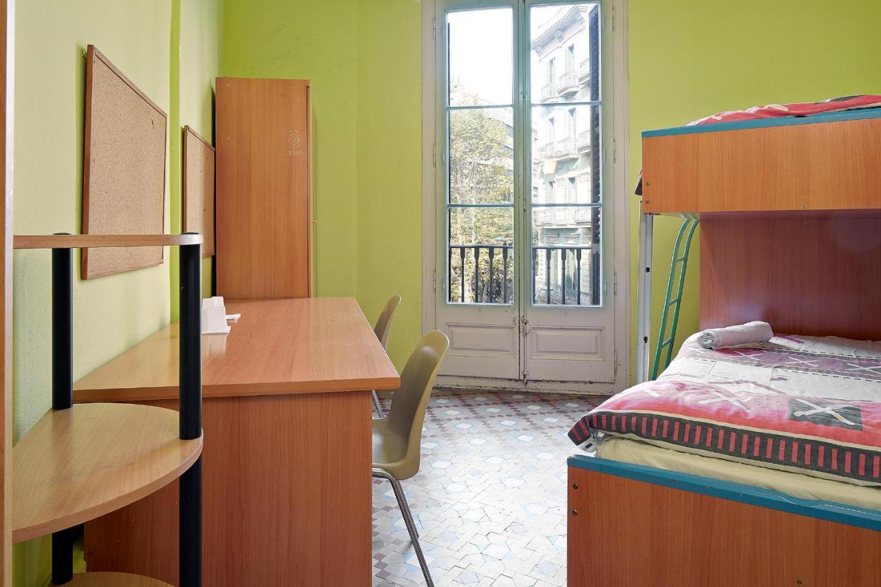 B&B Estudiantes Balmes Barcellona Esterno foto