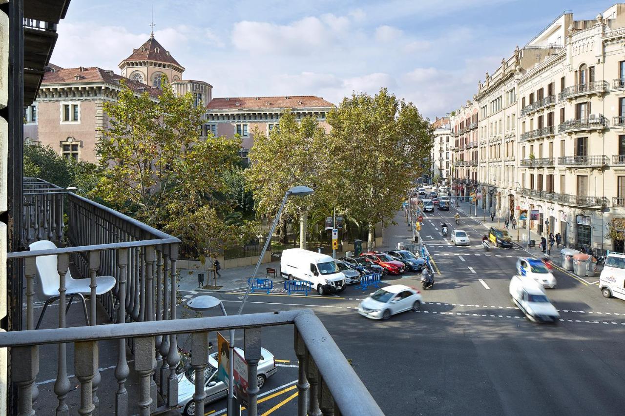 B&B Estudiantes Balmes Barcellona Esterno foto