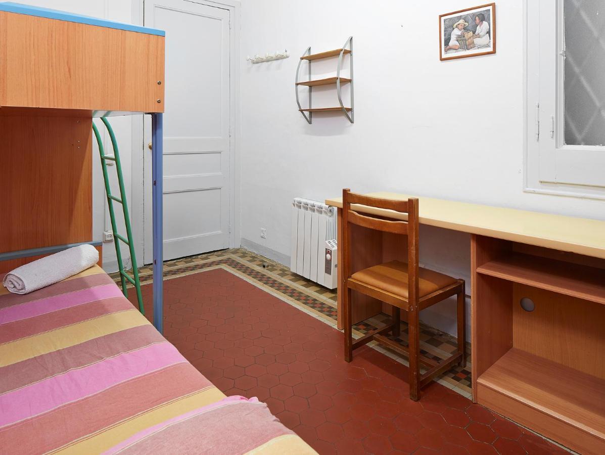 B&B Estudiantes Balmes Barcellona Esterno foto